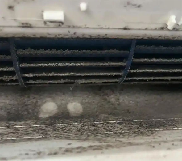 泸州市空调吹的风有股烧焦味是怎么回事